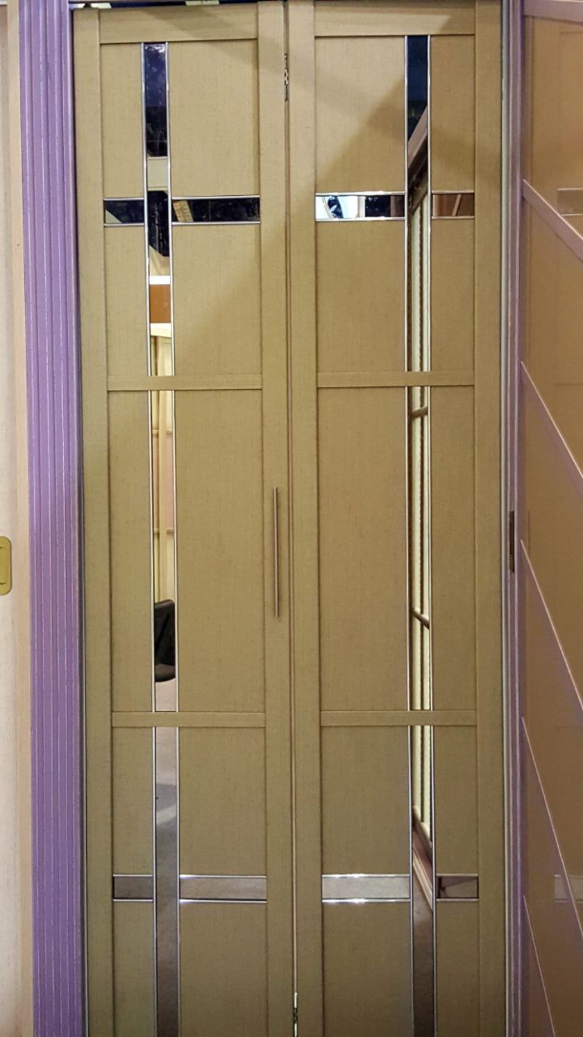 Двери гармошка шпонированные с зеркальным декором Балашиха