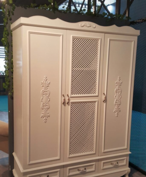 Распашные двери с декоративными накладками Балашиха